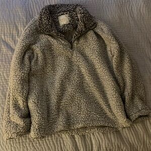 Altarid State fluffy Pull Over